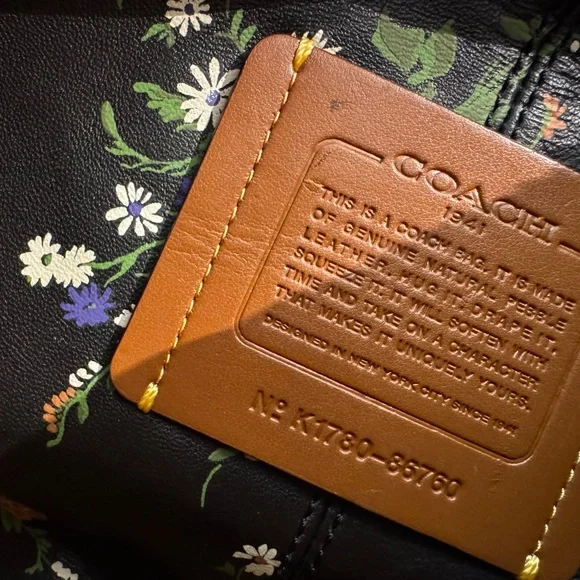 Coach GLV PB Bandit HoBo 3! 2 in one purse! - Picture 11 of 16